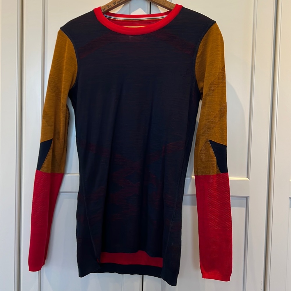 Smartwool base layer top, multi colored, size medium